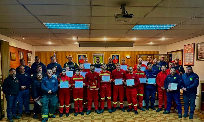 RIT - BOMBEROS ÑUÑOA Y DÉCIMA COMPAÑÍA IMPARTEN CU...