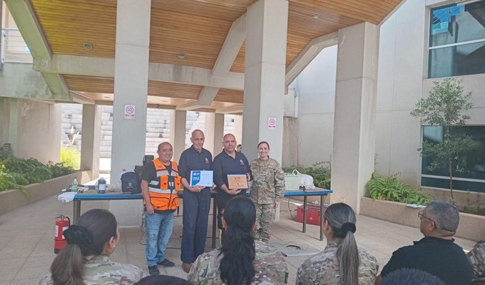 CHARLA A PERSONAL DE PLANTA DEL HOSPITAL MILITAR